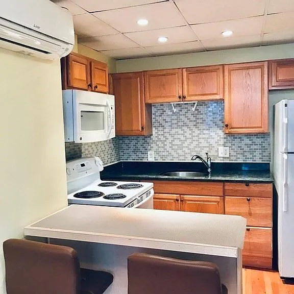 265 Lexington St #2 — Photo 2
