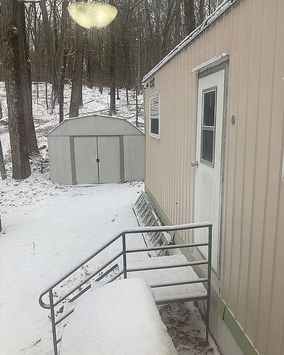 1st image of 61 Hillside Dr