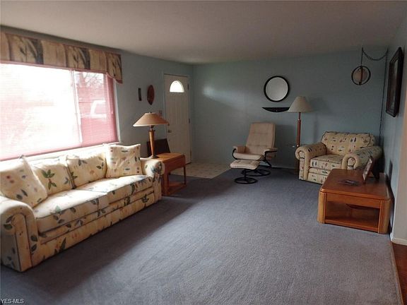 5th image of 1329 Laurel Dr