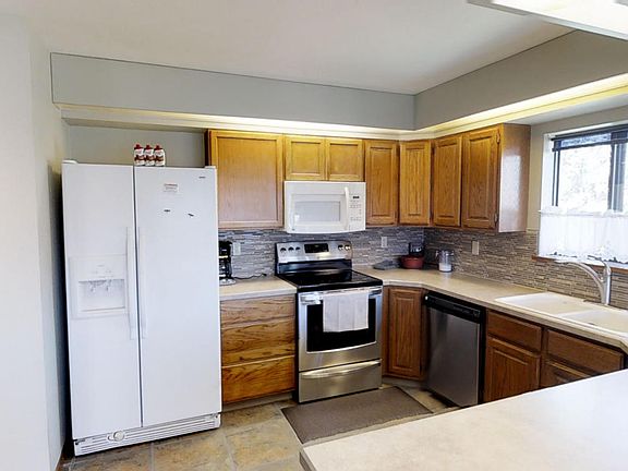 5th image of 1750 Meadowlark Ln
