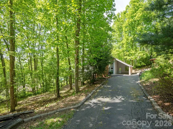 142 Sequoyah Hills Dr #9, Fletcher, NC 28732