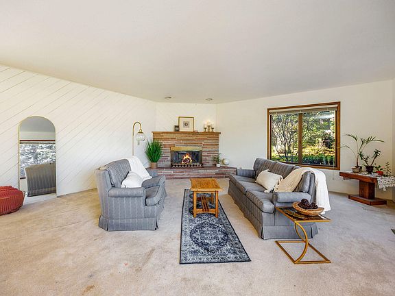 4th image of 2310 Lupine Dr