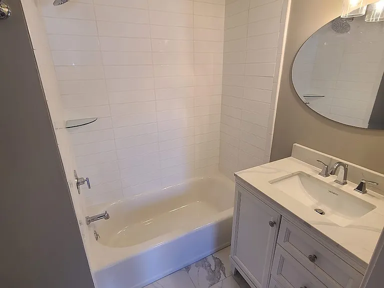 405 W State St — Photo 14