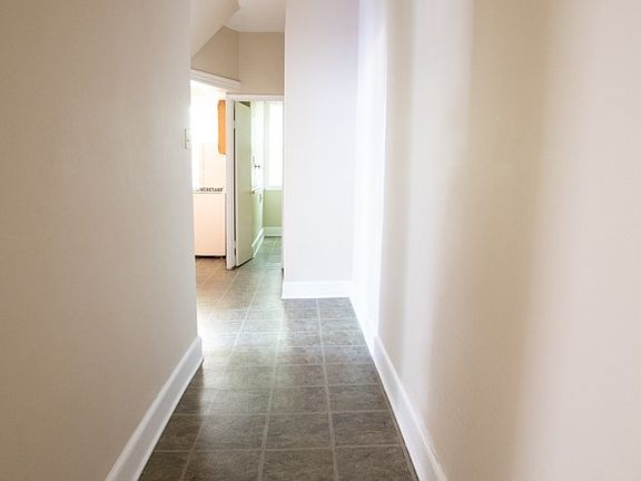 5th image of 2216 E Ivanhoe Pl #2214-1