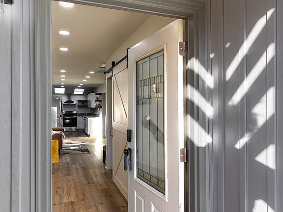 4th image of 2003 Jackson St