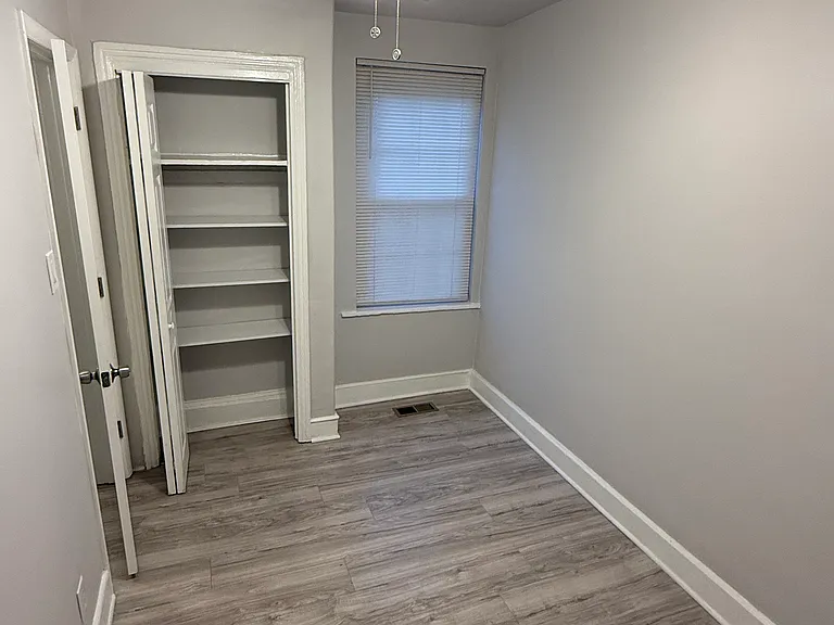 2040 N Darien St — Photo 16
