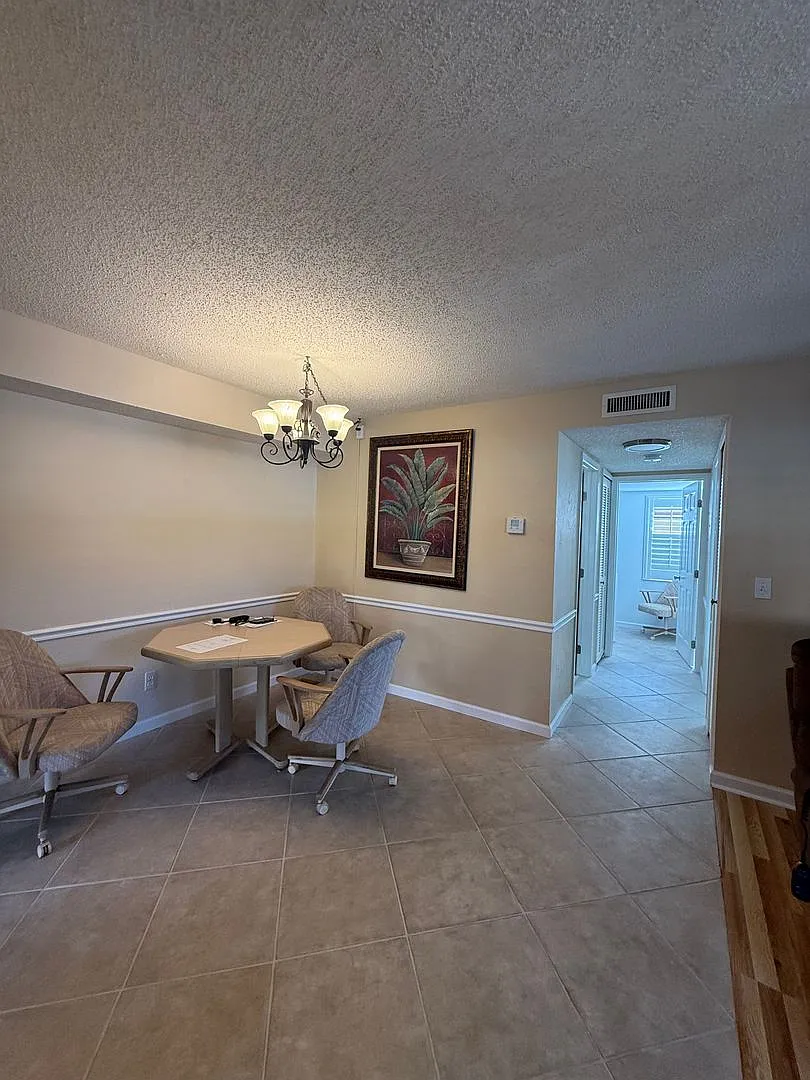 1 Bed 1 Bath Furnished Unit In Whiskey Creek — Photo 3