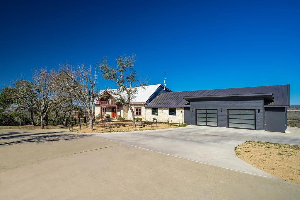 6883 N State Highway 16, Fredericksburg, TX 78624 | Zillow