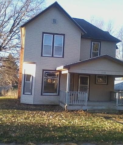 This house faces north on Oregon Street in a quiet residential neighborhood, with a welcoming front porch and a deck in back overlooking a very large back yard. Both the front porch and the deck in back invite a leisurely lifestyle.