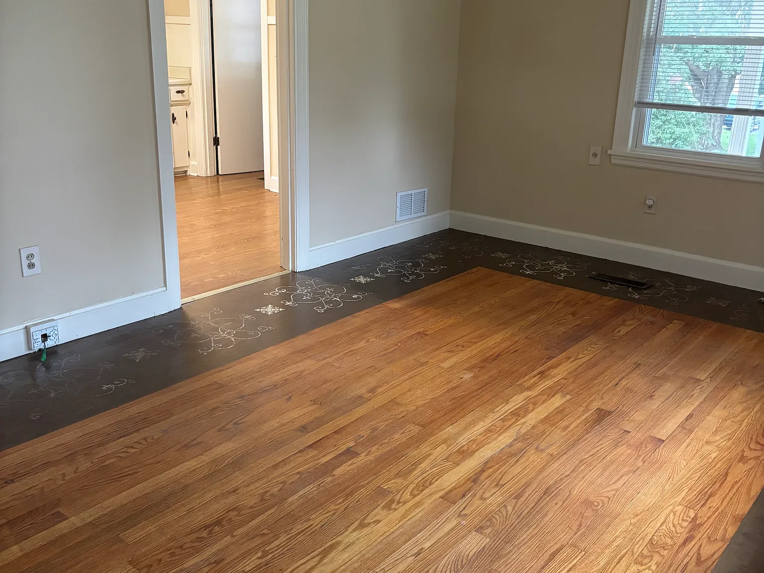 3 bed, 1200 sqft, $1,275 — Photo 2