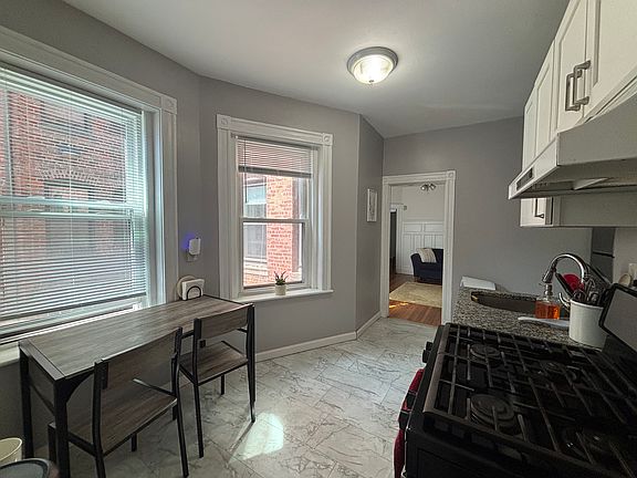 4th image of 46 Orkney Rd APT 1