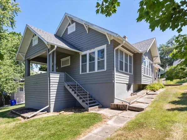 703 N Chestnut St, Avoca, IA 51521