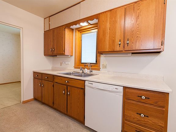 4th image of 1109 Floral Ct