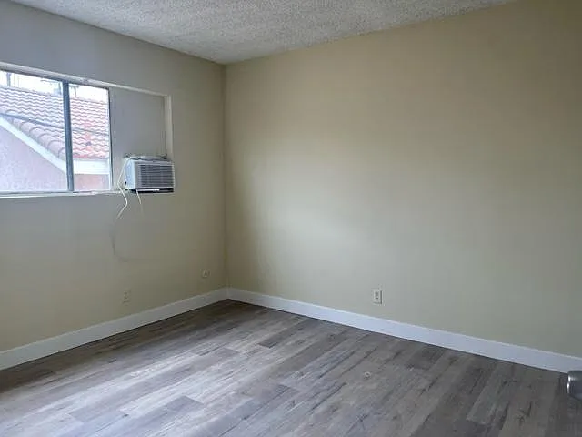 1821 Vine St #9 — Photo 9