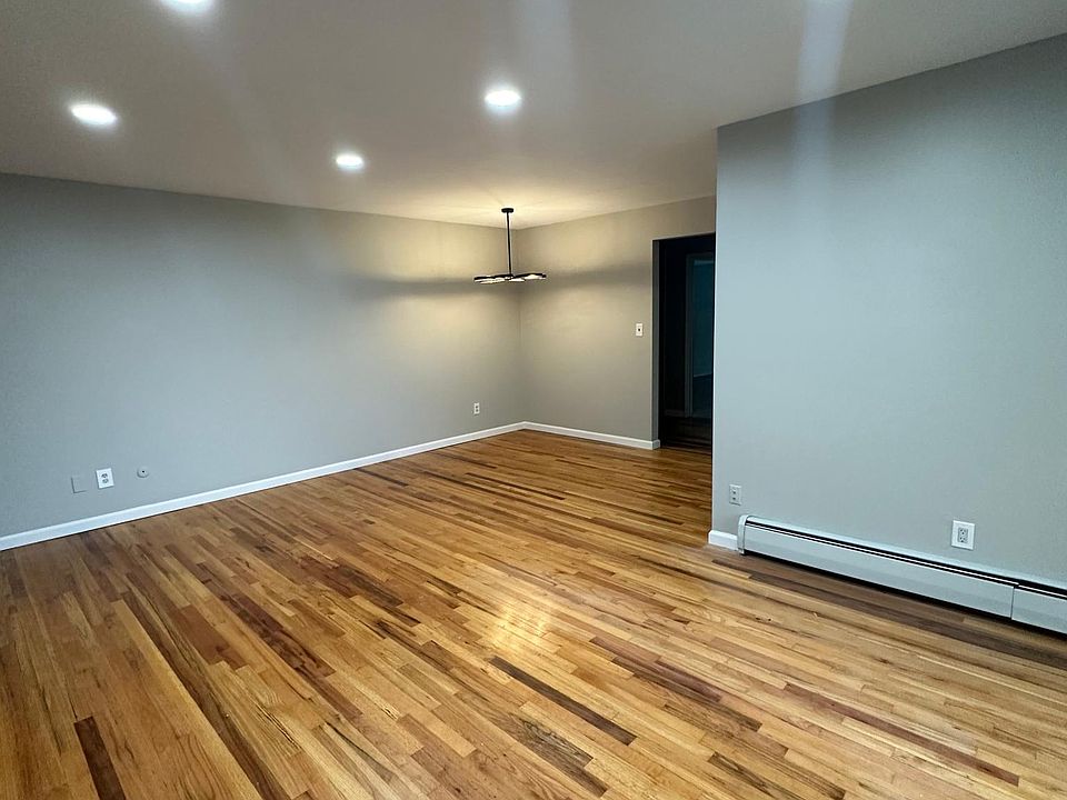 1st image of 406 Oakland Ave APT 11