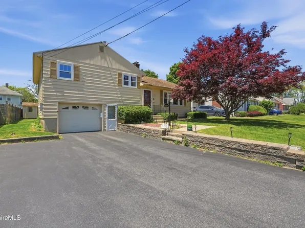 15 Lillian St, Pittsfield, MA 01201