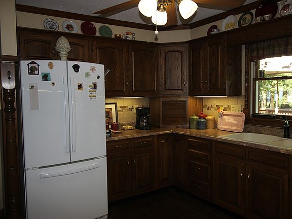 5th image of 589 S Denny Dr