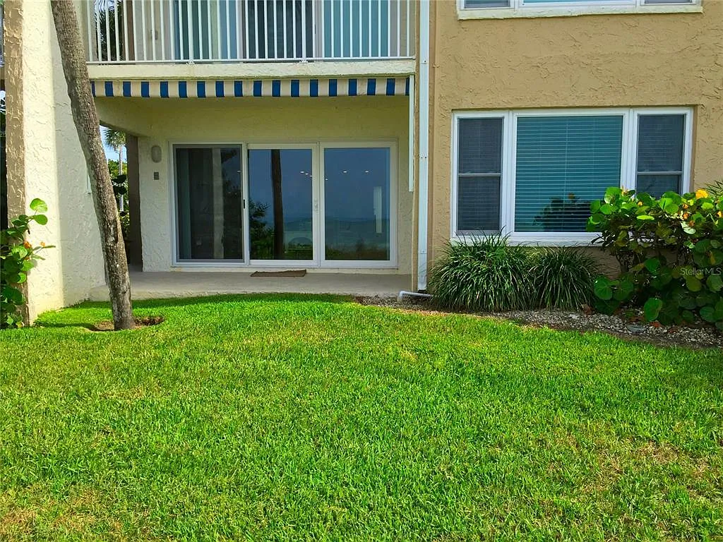 2 bed, 2.0 bath, 1387 sqft, $4,500 — Photo 3