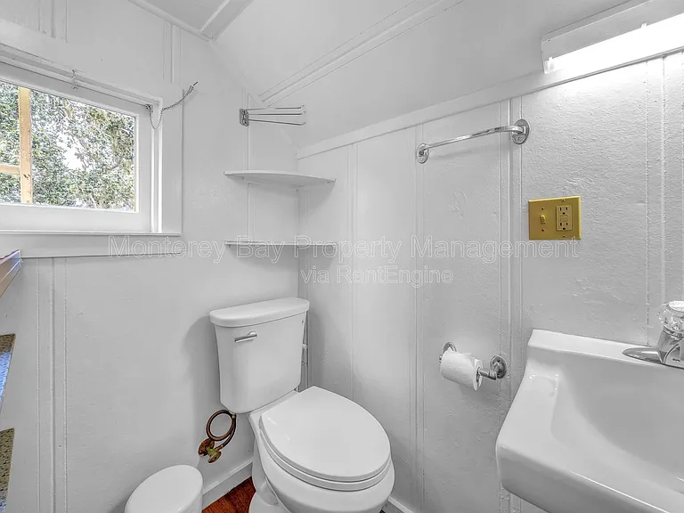 862 Short St — Photo 25