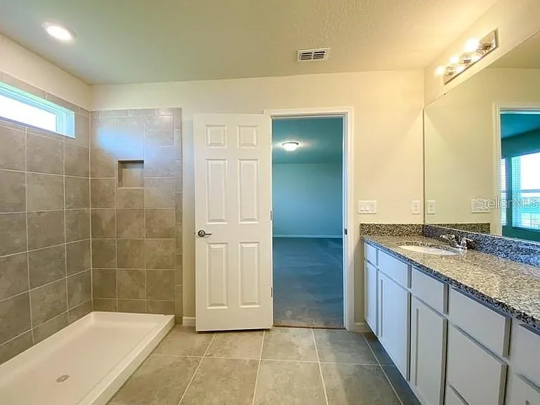 1579 Aspen Ave — Photo 23
