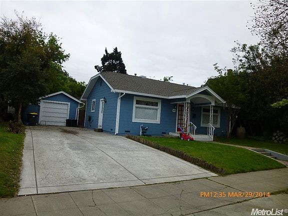 3rd image of 1560 Lucerne Ave
