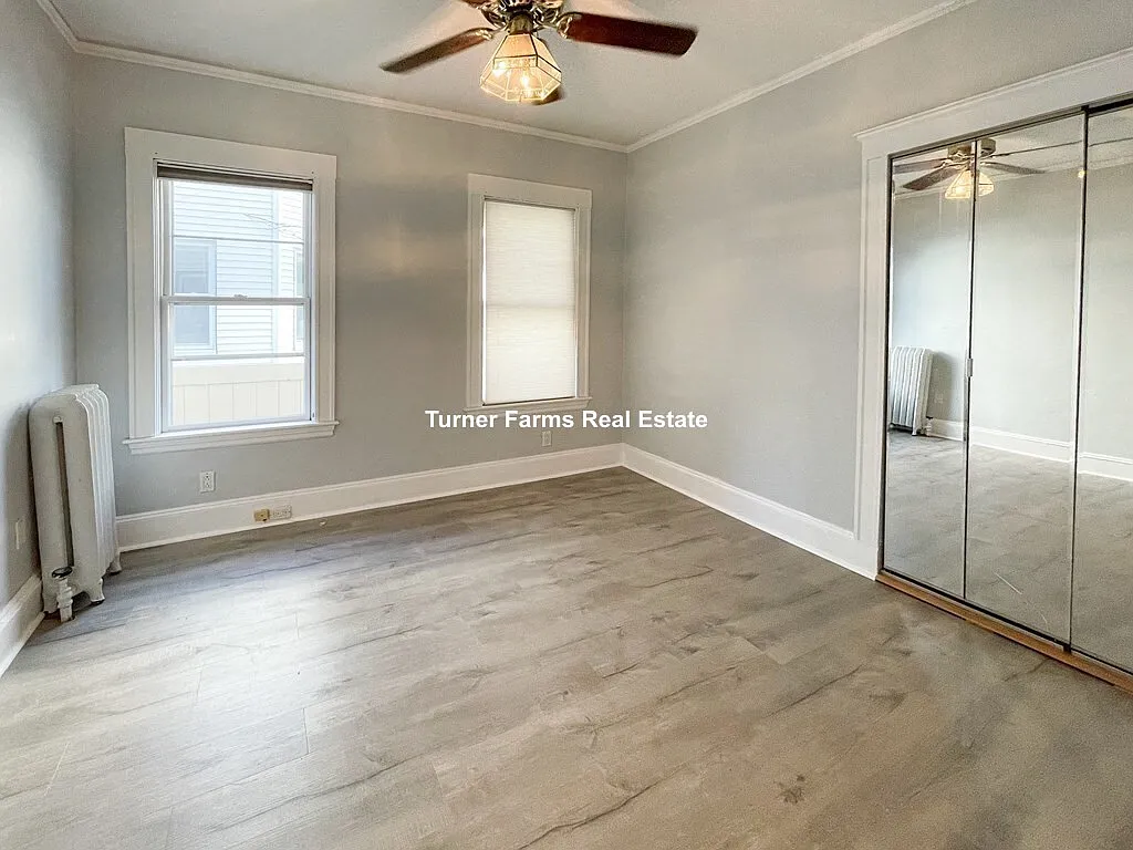 4 bed, 9999 sqft, $4,800 — Photo 4