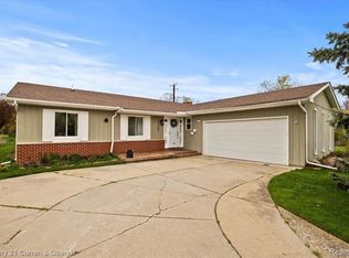 37562 Whitney Dr, Wayne, MI