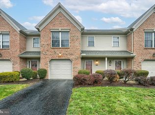 104 Hunters Ridge Dr, Harrisburg, PA 17110