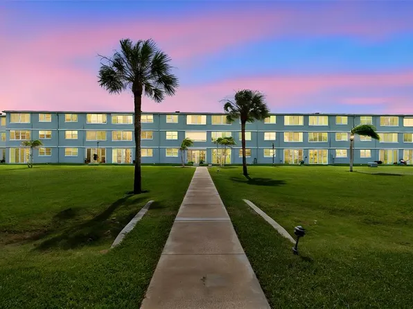 4715 Bay St NE APT 223, Saint Petersburg, FL 33703