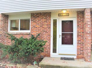 29 Anton Rd APT B, Mansfield, CT 06268