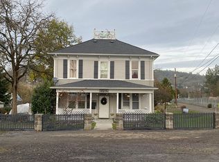 320 SE Pine St, Roseburg, OR 97470