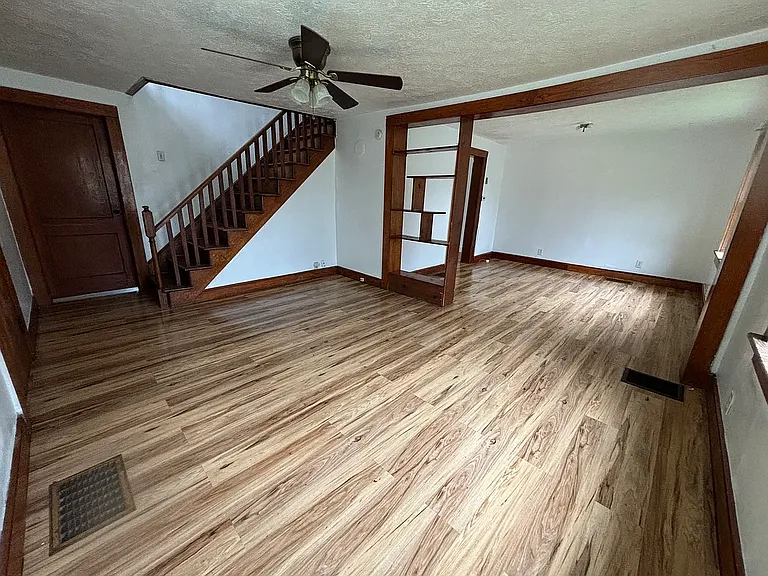 10217 Cumberland Rd — Photo 3