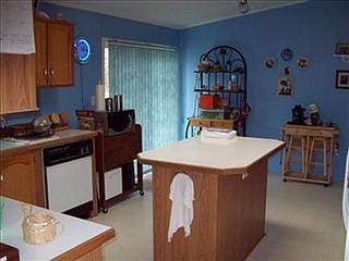 4th image of 15 Beaver Ln