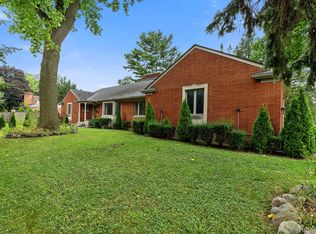 195 Kercheval Ave, Grosse Pointe Farms, MI 48236