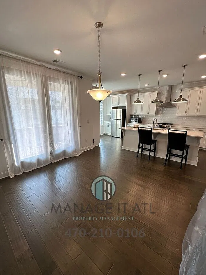 4 bed, 3.5 bath, 2220 sqft, $2,999 — Photo 3