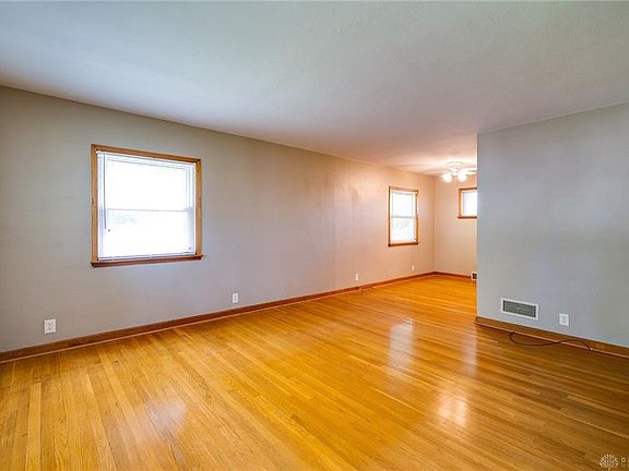 5th image of 1401-1403 N Main Ave