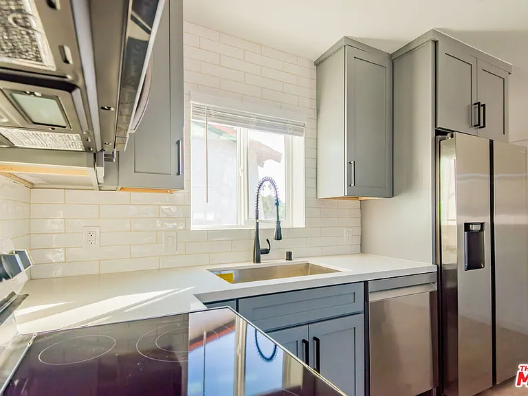 2602 Carnegie Ln #6 — Photo 15