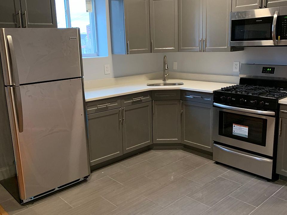 1st image of 3152 Seymour Ave #1