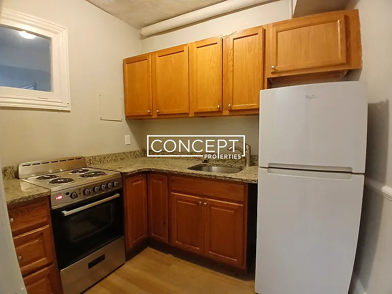 76 Sewall Ave #1 — Photo 2