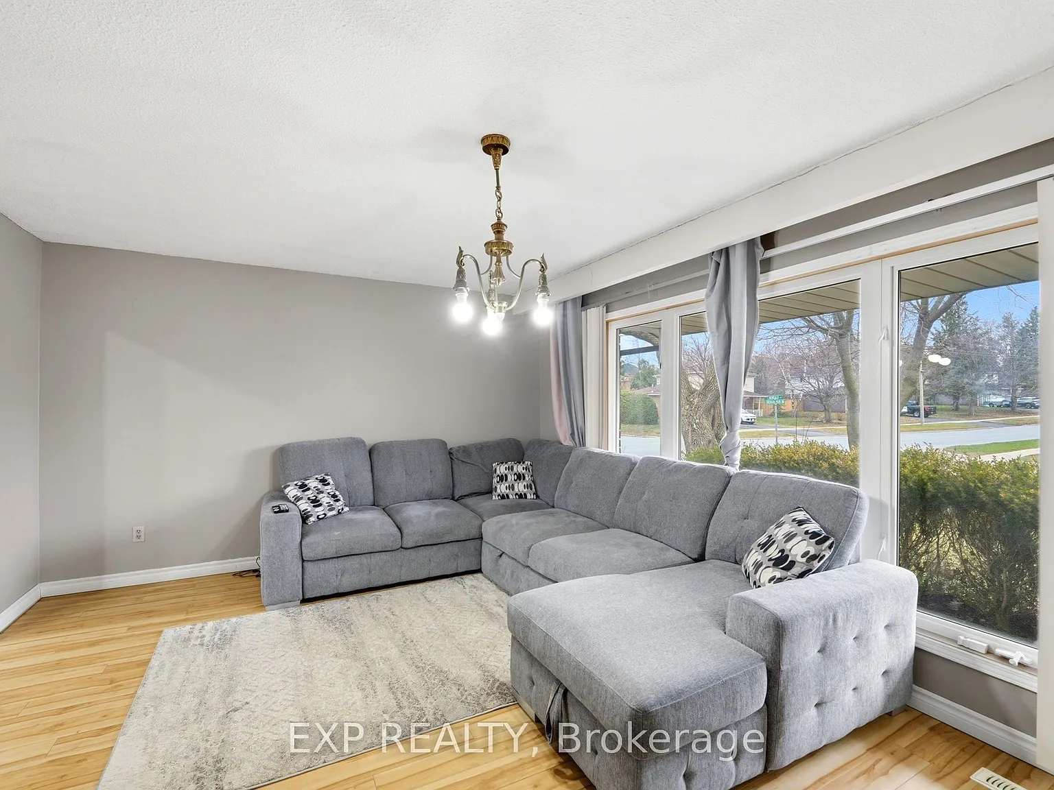 4 bed, $2,200 — Photo 4