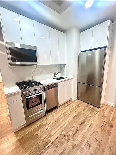 141 E 26th St #2E Photo 1