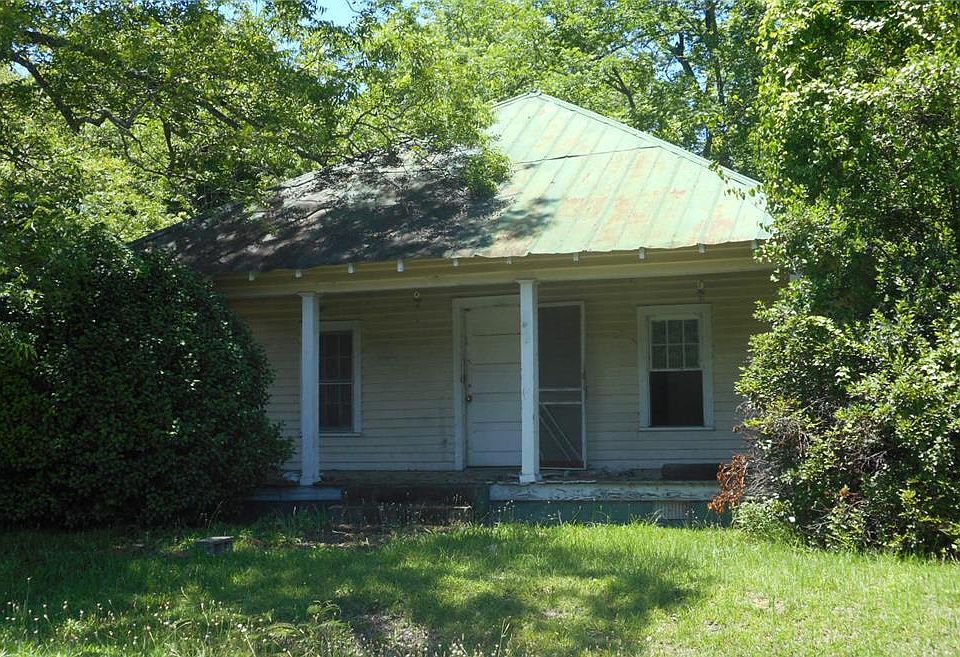 1st image of 321 SE Gilwood St