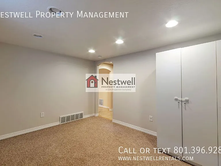 501 E 250 N — Photo 18