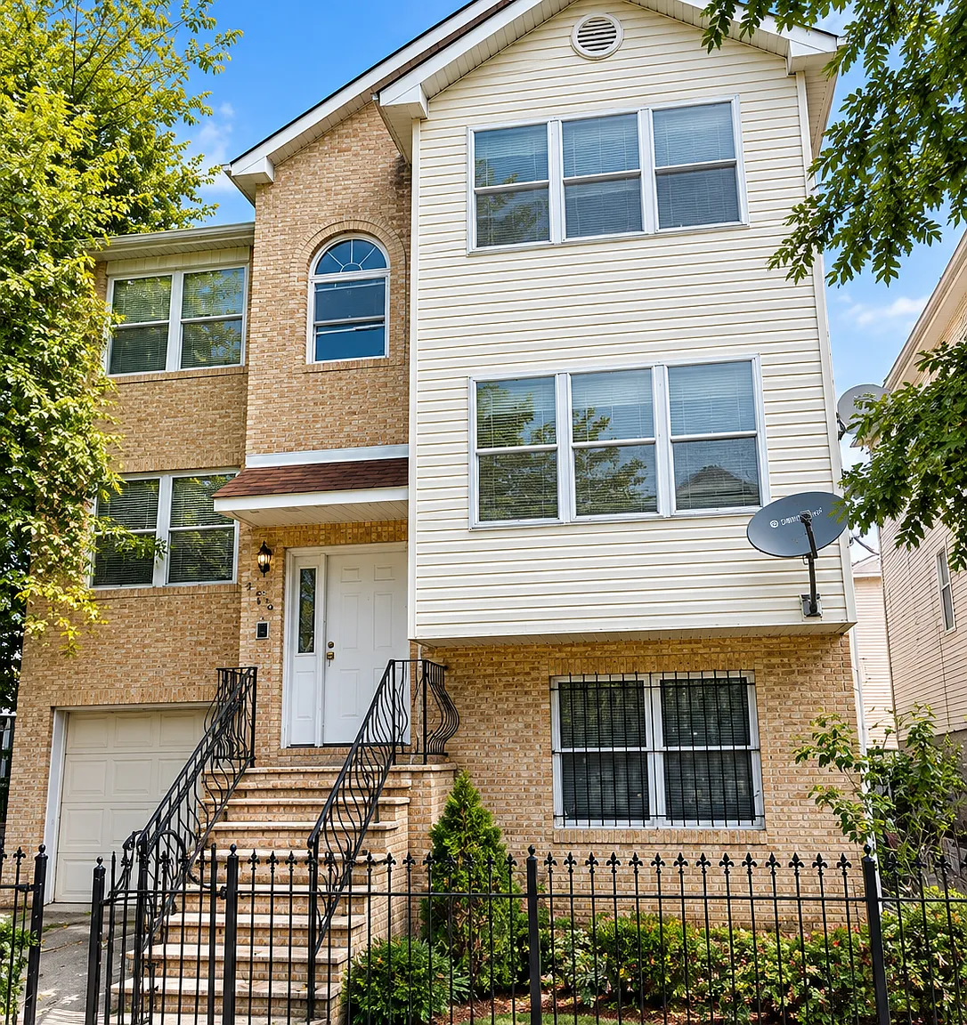 3 bed, 700 sqft, $2,250 — Photo 1