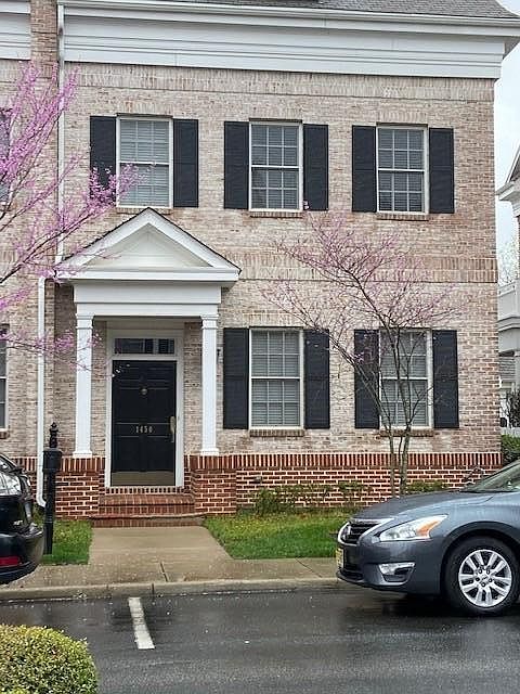 1st image of 1450 Manor Blvd #1450
