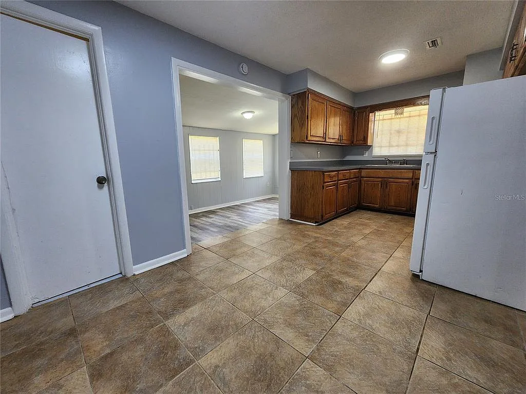 4 bed, 2.0 bath, 1114 sqft, $1,545 — Photo 3