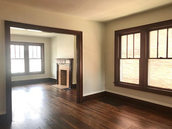 Living room/dining room