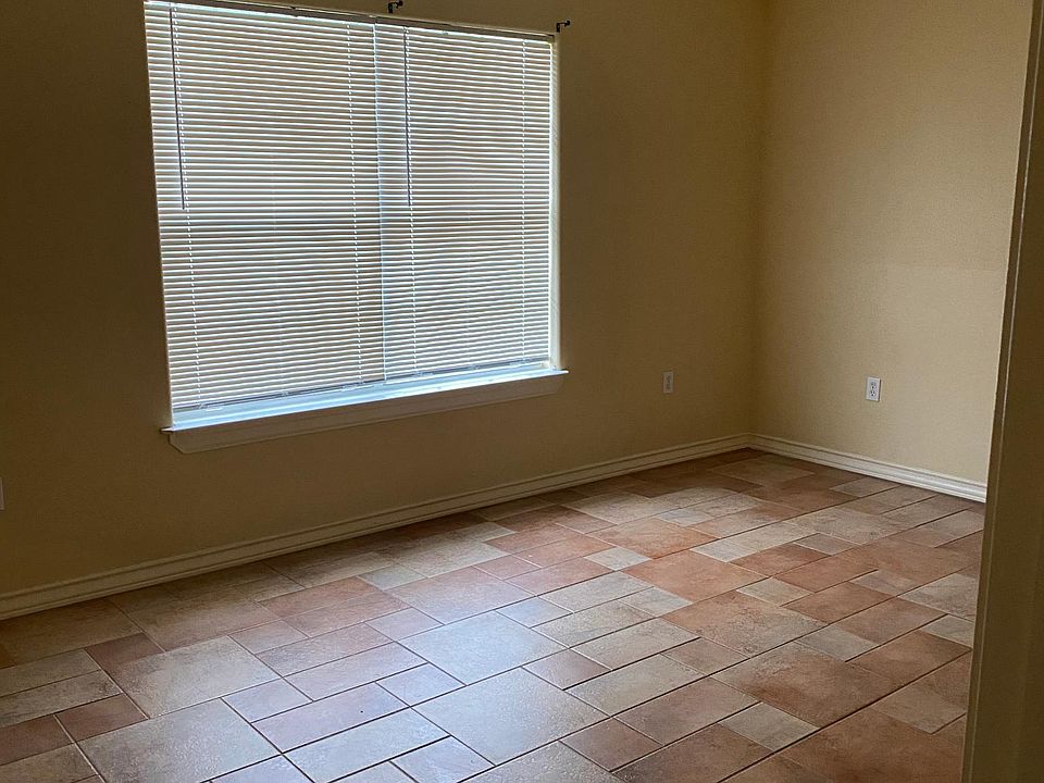 1st image of 230 Lemon Dr