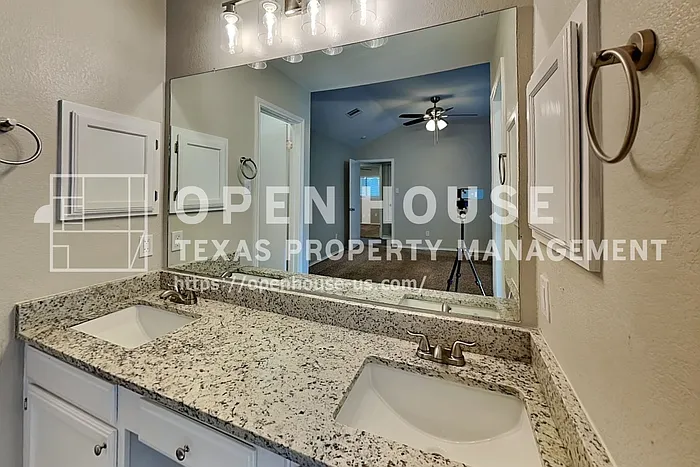 1319 Colony Ct — Photo 11