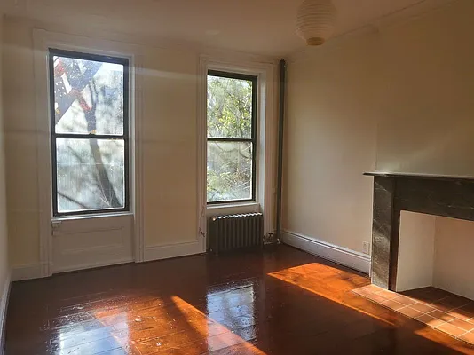 Rented by Frank Valvo Real Estate | media 12